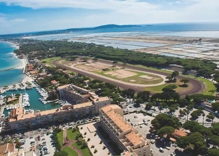 A : Piscine, Proche Port, Plages Et Aeroport, Parking Inclus - Fr-1-335-171 Lejlighed